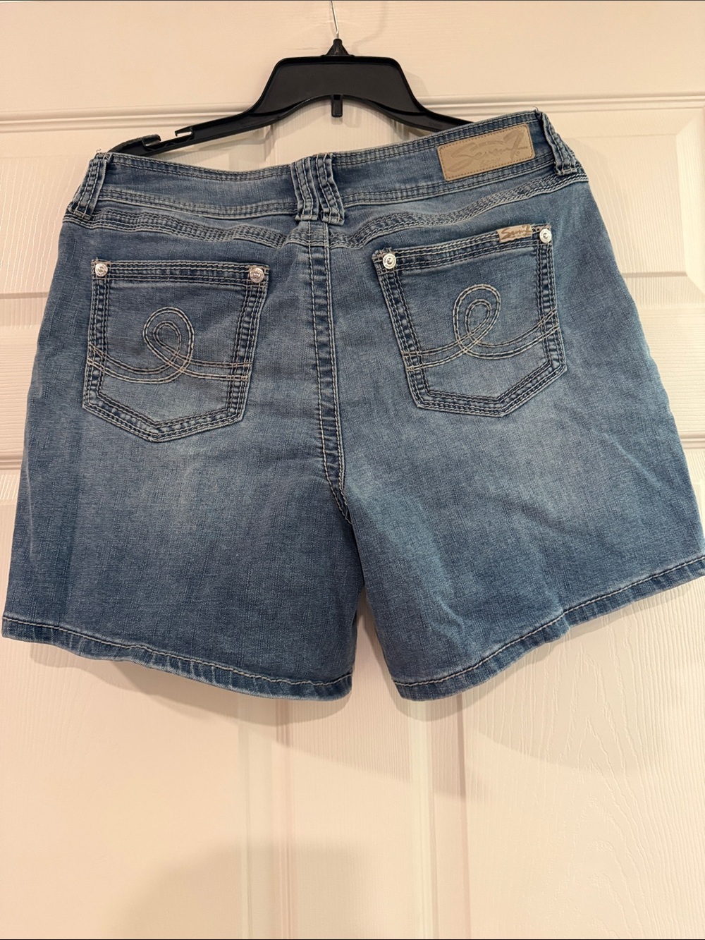 Seven7 Classic Light Blue Denim Jean Shorts - Picture 3 of 4